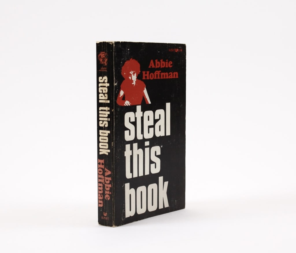 HOFFMAN. STEAL THIS BOOK. SIGNED. 1971. 1ST ED (1 of 2)