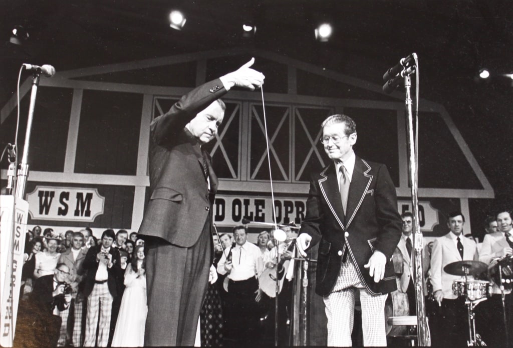 KENNERLY, D.H. NIXON AND ACUFF, NASHVILLE. 1974 (1 of 3)