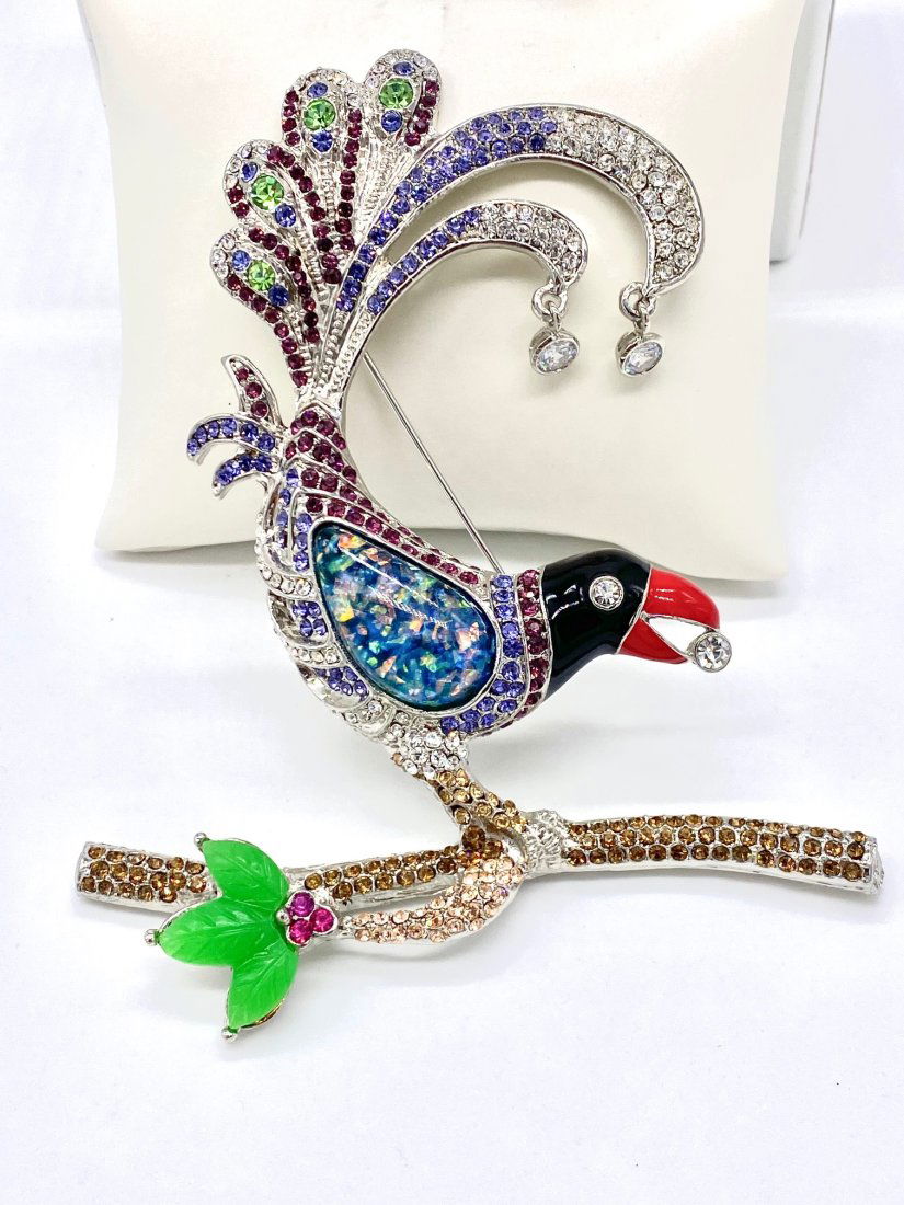 HUGE IRIS APFEL BIRD (1 of 4)