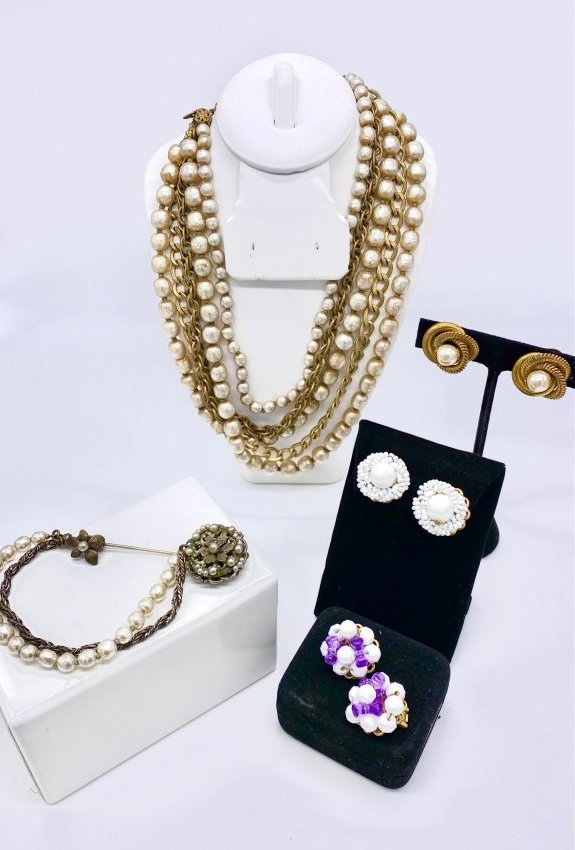 Five Piece Miriam Haskell lot of Costume Jewelry (1 of 5)