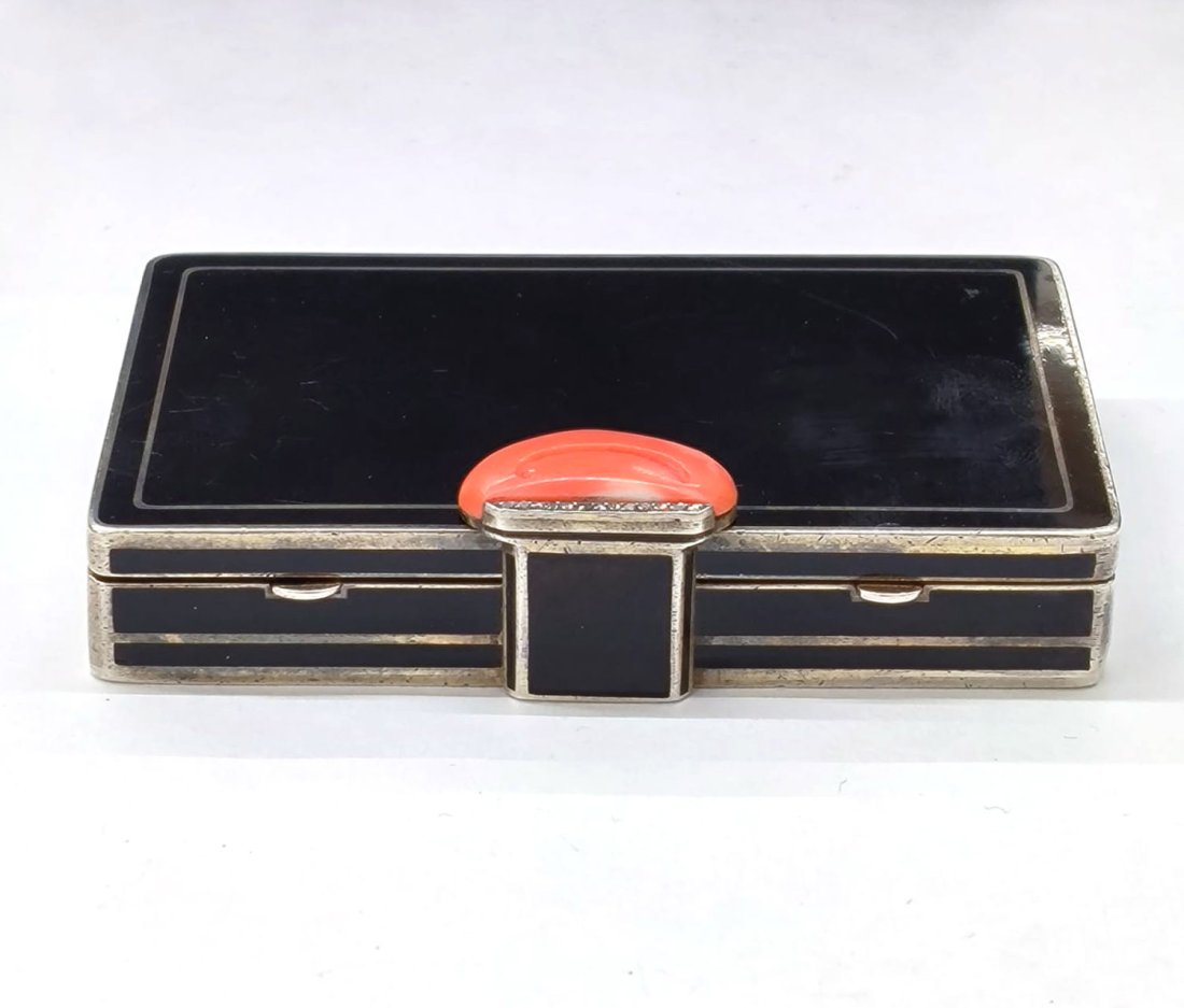 Important Cartier style Box Art Deco for women in silver, enamel, pink coral and diamonds, 1930s (1 of 2)