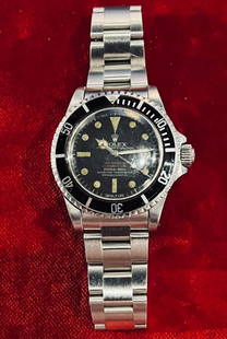 Magnificent Rolex Sea Dweller 1665 Double Red Vintage Mark III, 1973, in steel: Reference 1665, year 1973. Original Oyster bracelet, very good original condition, original dial, original movement and dial and original hands. Central seconds hand, Screw-down bezel, Screw-down