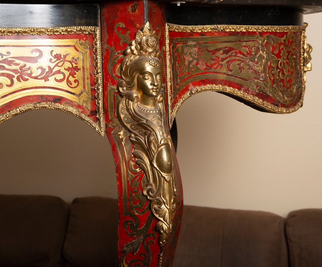Boulle Louis XV period coffee table in tortoiseshell marquetry and embossed brass, late 17th century (1 of 6)