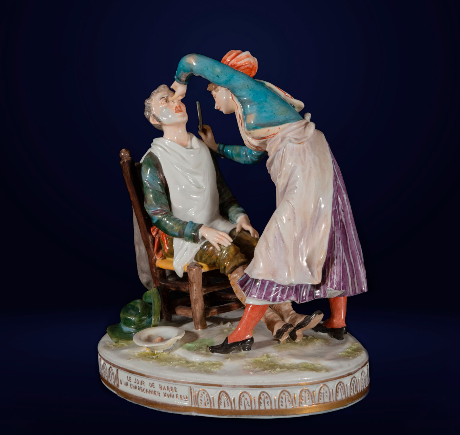 La Barbera 19th century Capodimonte porcelain: Measurements 24 x 21 x 14 cm