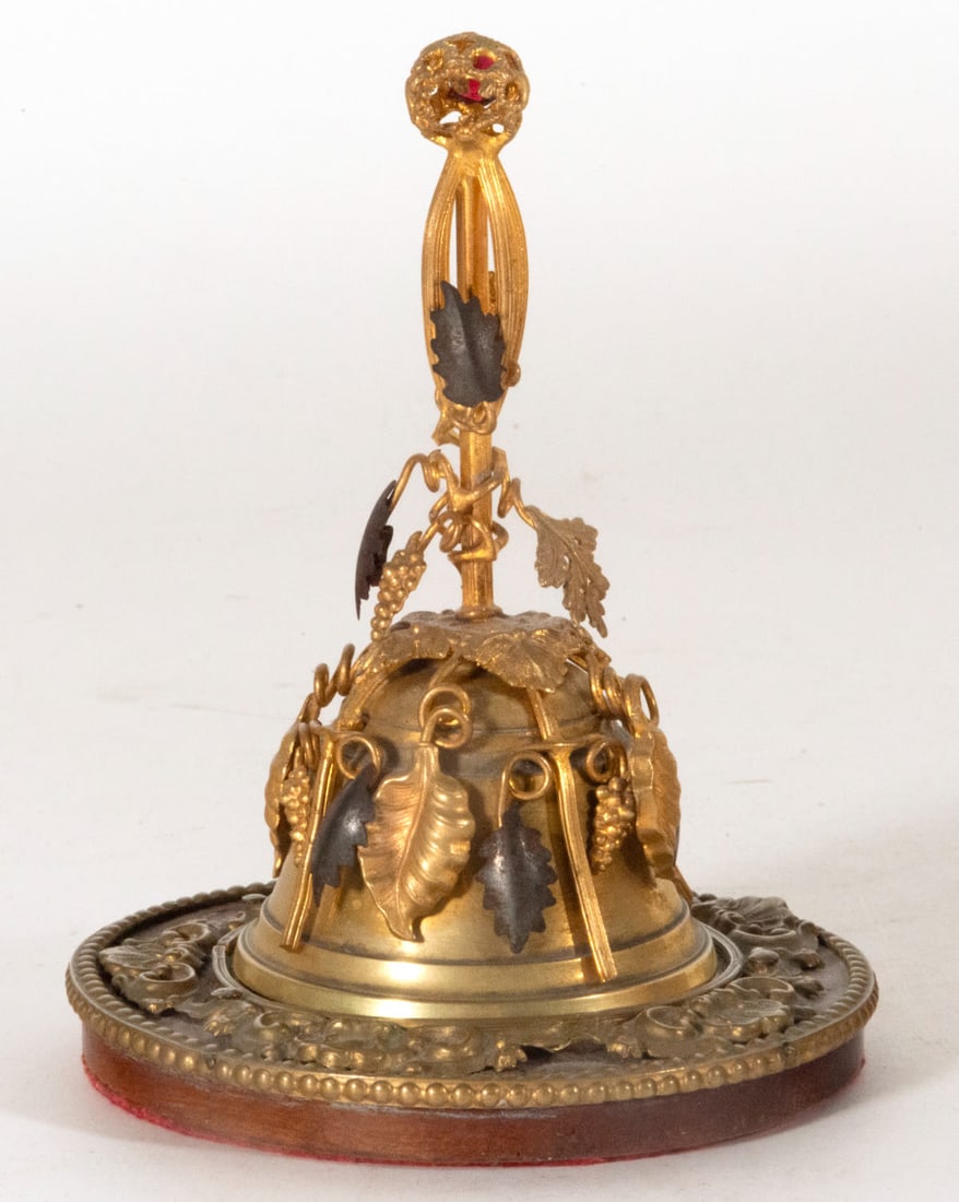 Napoleon III gilt bronze service bell: Measurements 15 x 12 x 12 cm