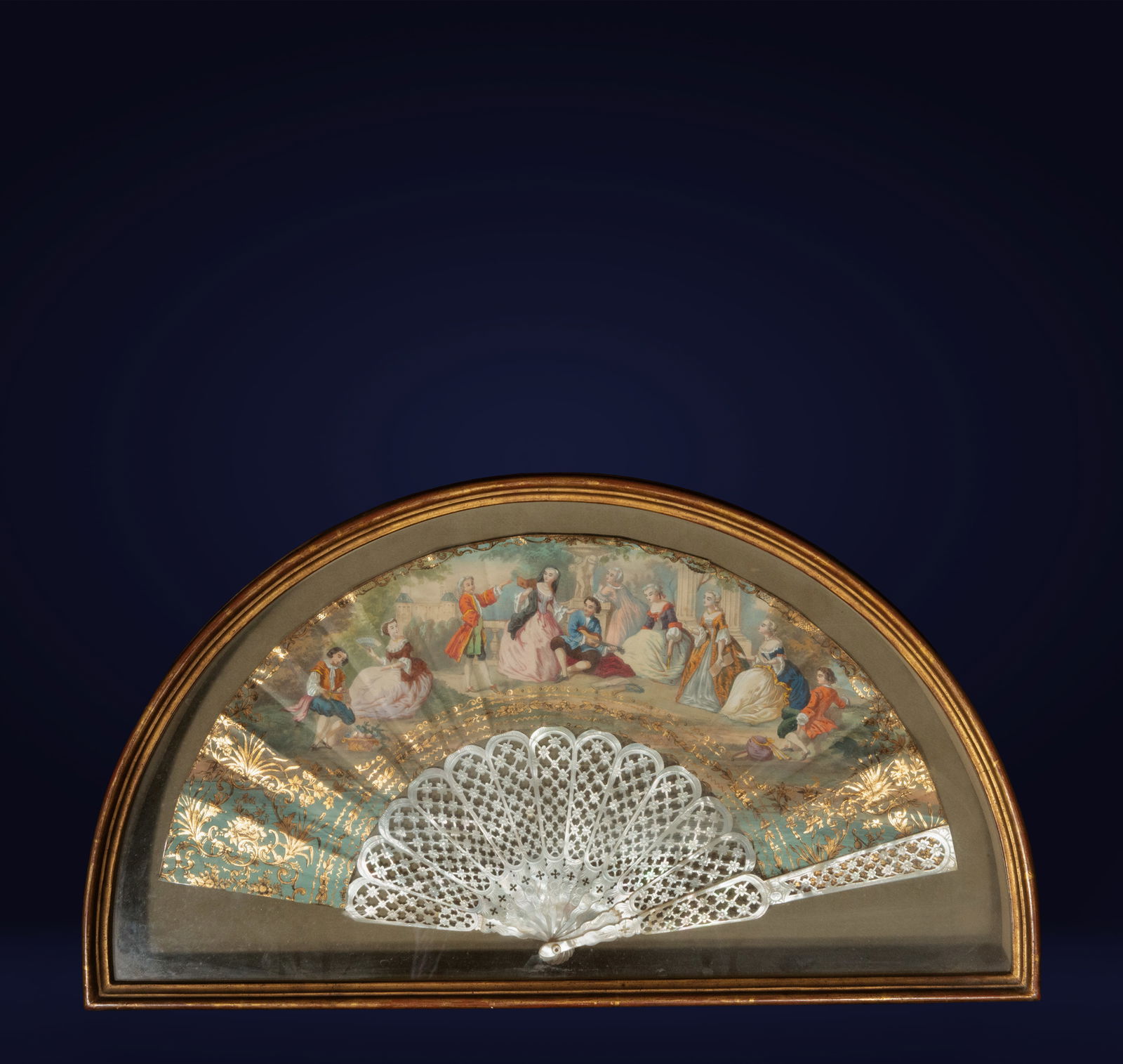 Beautiful large German Rococo fan with mother-of-pearl body and hand-painted 'toile de Jouy', Bavari (1 of 12)