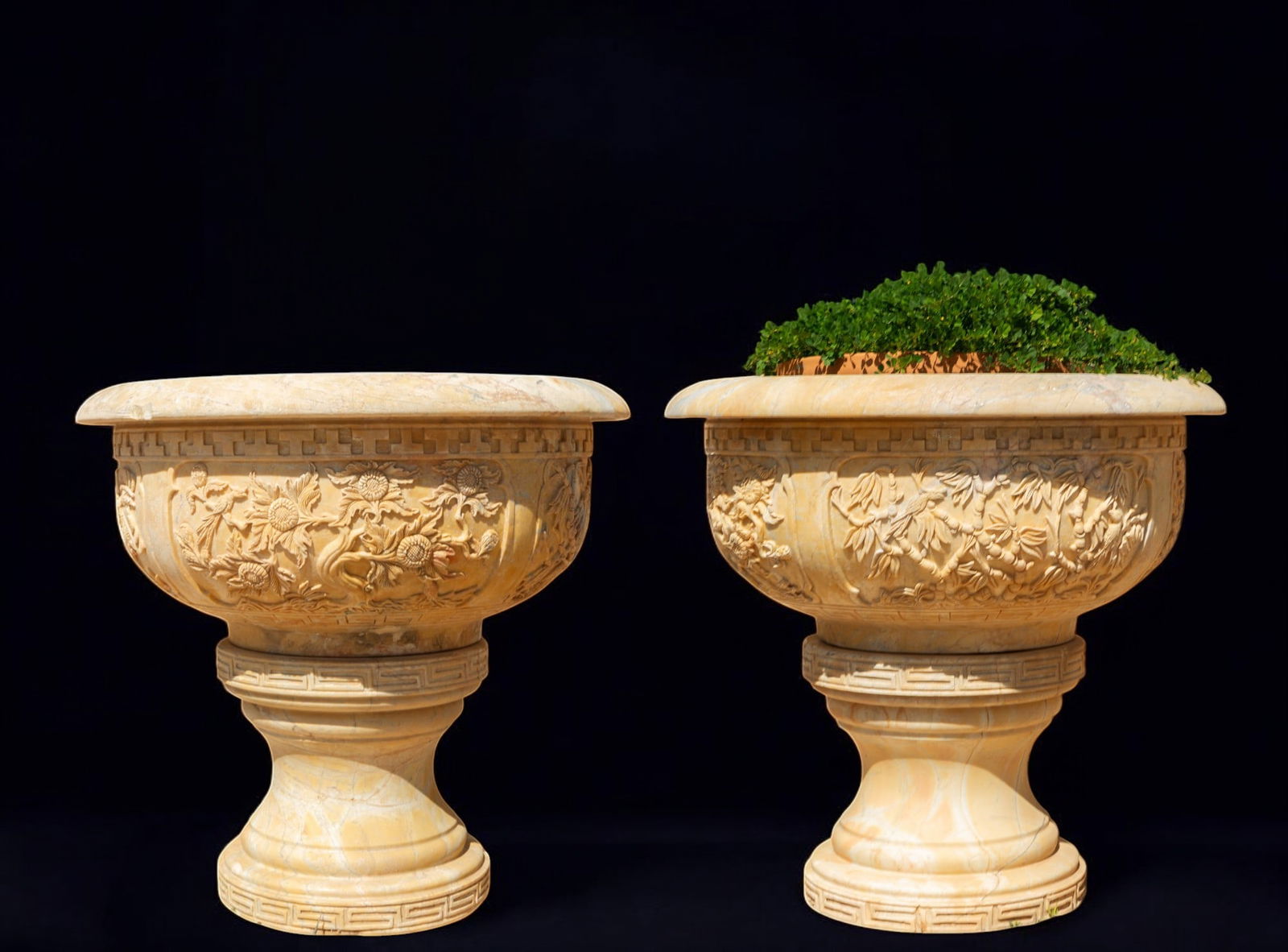 Pair of yellow marble cups following classic 20th century models: Measurements: 96 x 102 x 102 cm