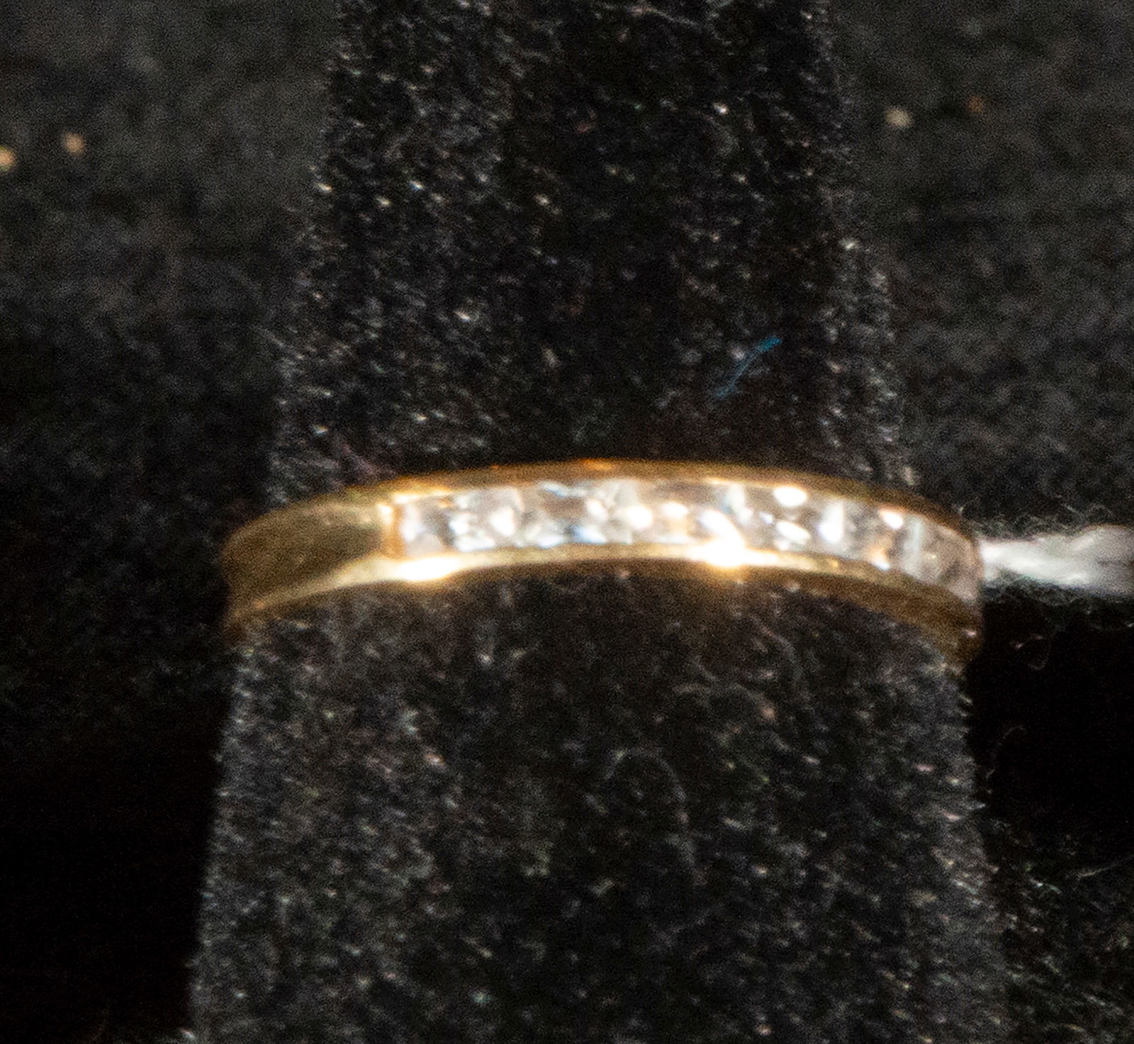 Half-eternity ring with diamonds. 18k yellow gold. (1 of 3)