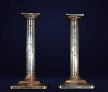 Pair of neoclassical candelabras in sterling silver, 19th century: Silver. Measurements: 20 cm x 10 cm x 10 cm