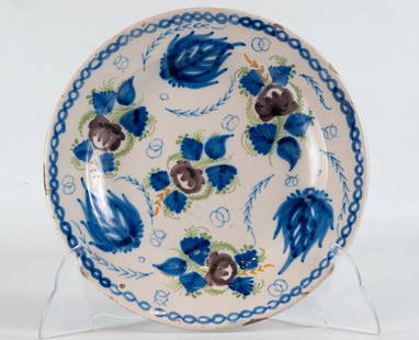 Ceramic plate from Manises, 20th century: Measures 4 x 30 x 30 cm