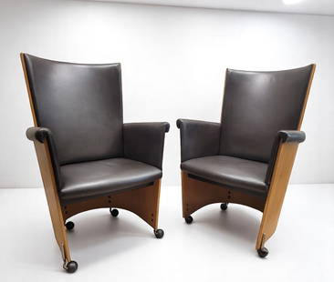 PAIR OF “INCONTRO 5080?? ARMCHAIRS MASSIMO & LELLA VIGNELLI FOR BERNINI, 1991 – ITALY: Signature: Bernini Materials: Wood, leather Year: 1991 Country of origin: Italy Good condition according to its age and use Total dimensions: 94 x 62 x 60 cm.