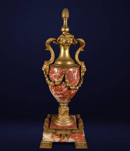 19th century marble and bronze vase: Marble and bronze. Dimensions: 63 cm x 23 cm x 24 cm
