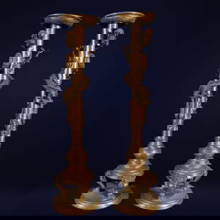 Pair of rare oriental bronze candlesticks from the 19th century: Bronze. Measurements: 57 cm x 17 cm x 17 cm