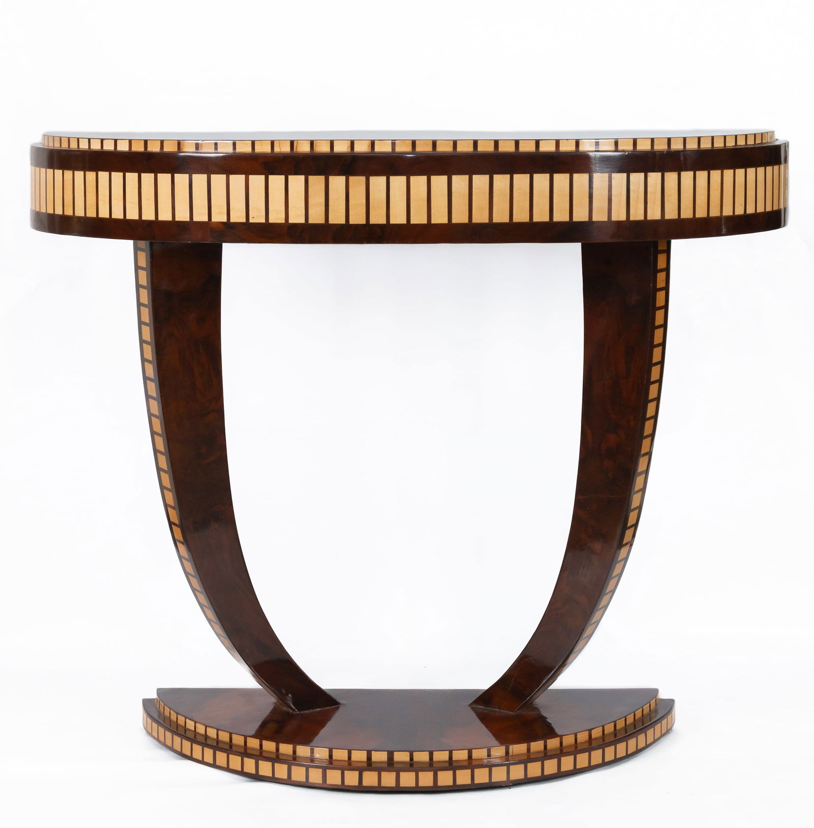 Art Deco console table in veneered wood. 20th century: Veneered wood. Dimensions: 81.5 x 101.5 x 37.5 cm. Semicircular console table with a curved double base and a top decorated with marquetry in light and dark stripes. Its design, striking a balance bet