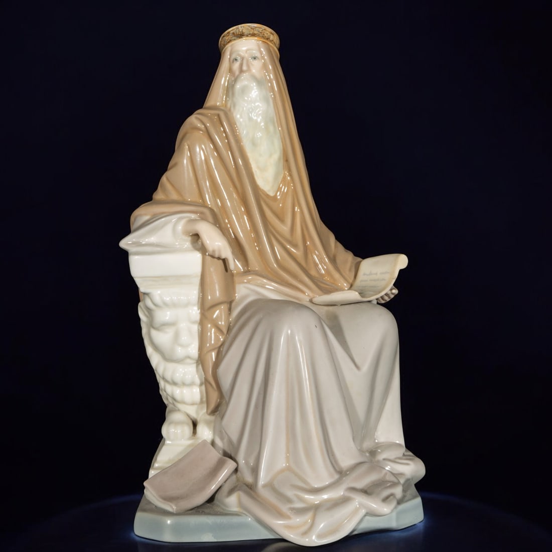 Lladró porcelain depicting King Solomon: Porcelain, 33 cm x 17 cm x 15 cm.