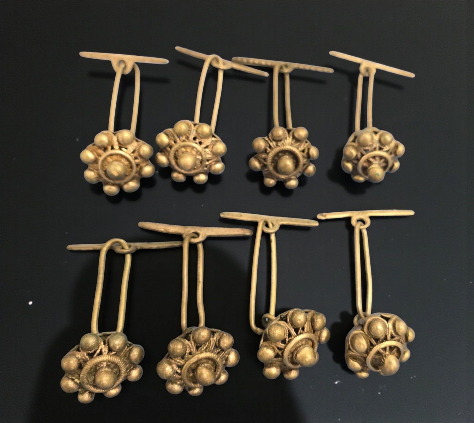 Lot of 8 charro buttons, 19th century, Salamanca, in gilded silver: 8 in total, in gilded silver.