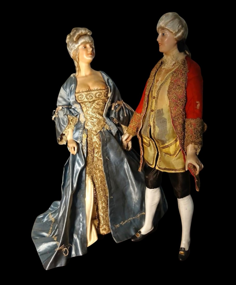 Porcelain and fabric mannequins, Italy 19th-20th century: Measurements: height 37 cm. Batch in international warehouse (within the EU). Intra-EU shipping: no import duties apply within the EU. An export permit from the country of origin may be required.