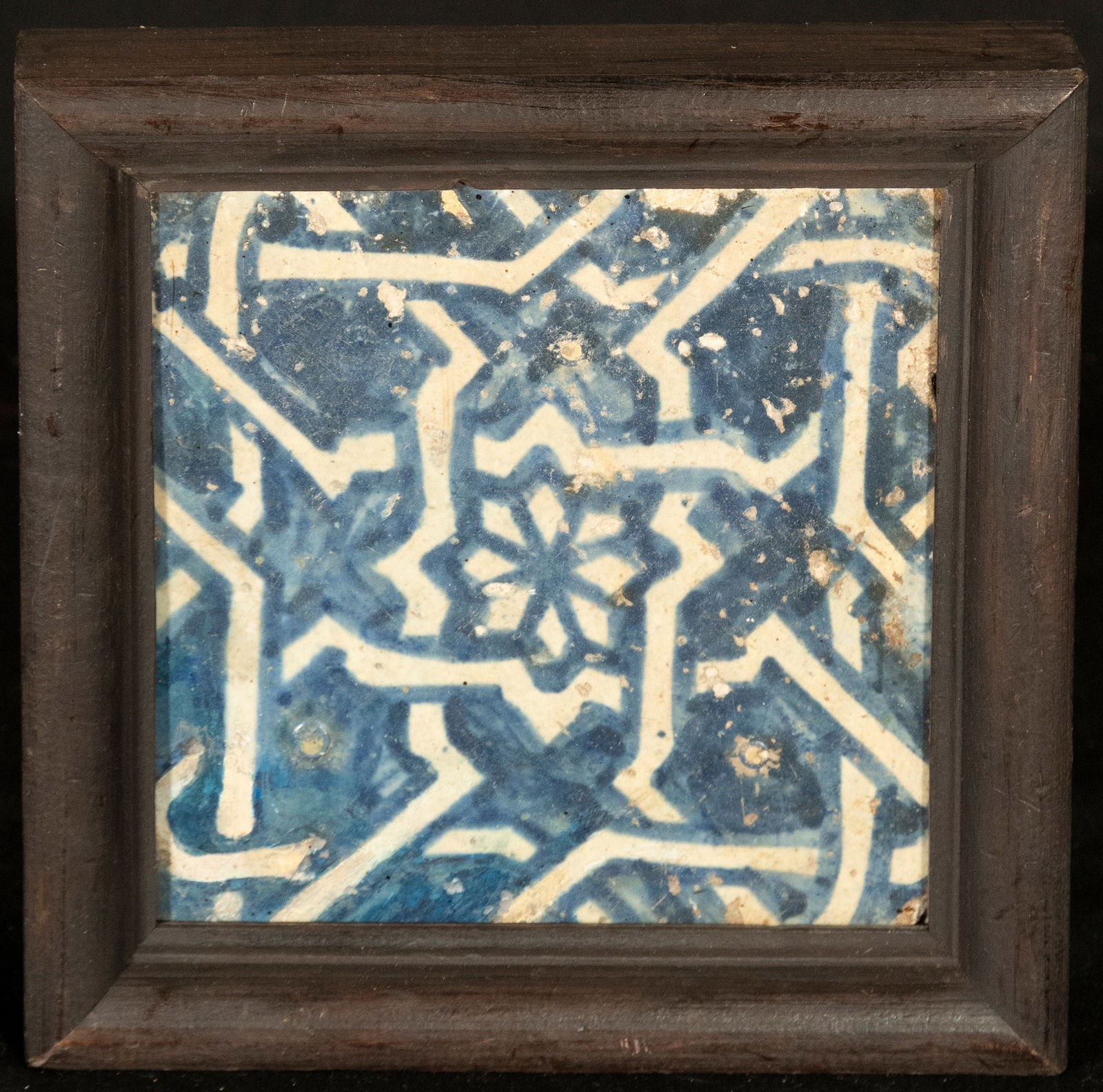 Gothic tile from Manises, 15th century: 17 x 17 cm, with frame, 13 x 13 x 2 cm, tile only