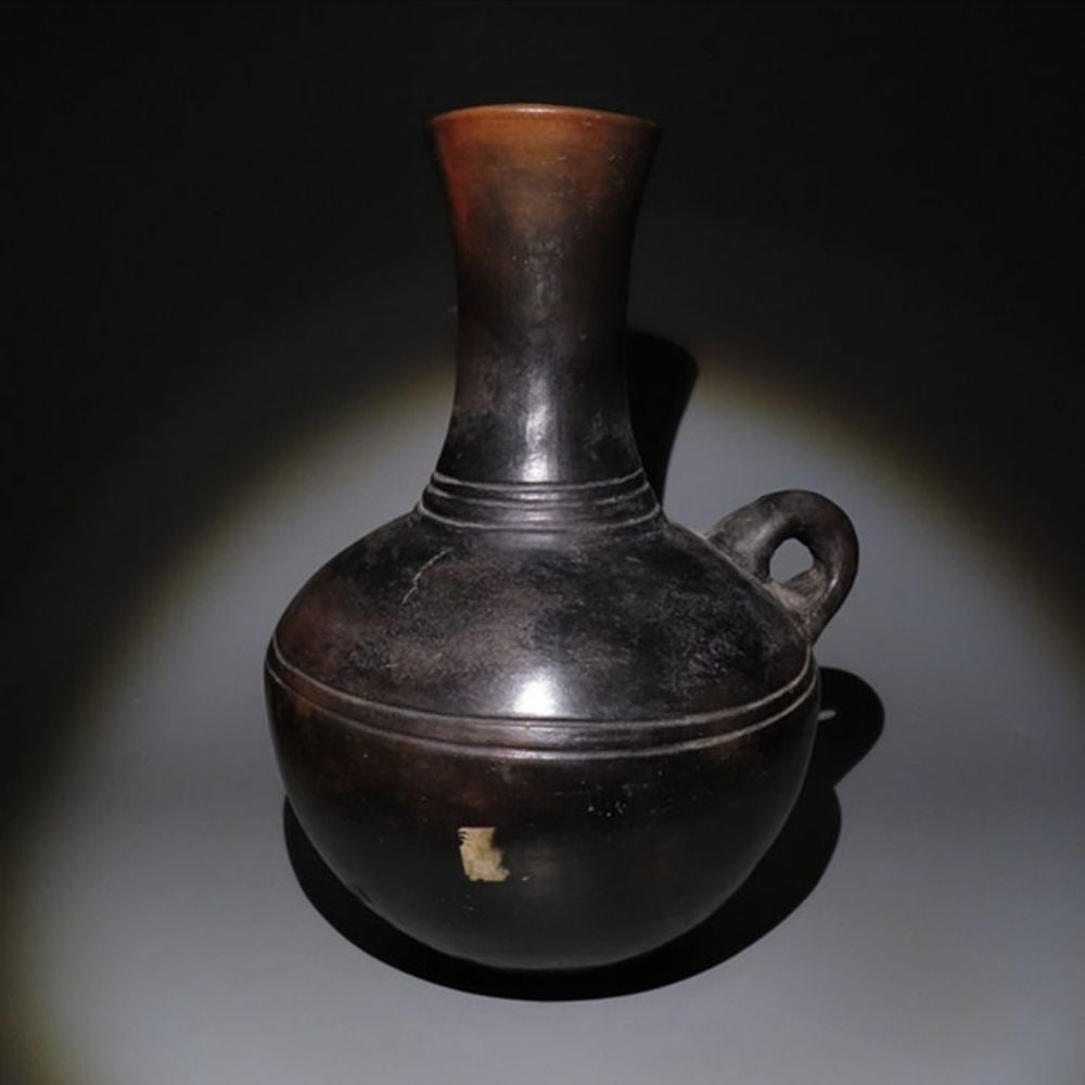 Chimú Ceremonial Vessel (c. 1500 AD) Pre-Columbian blackware ceramic with full documentation (1 of 3)