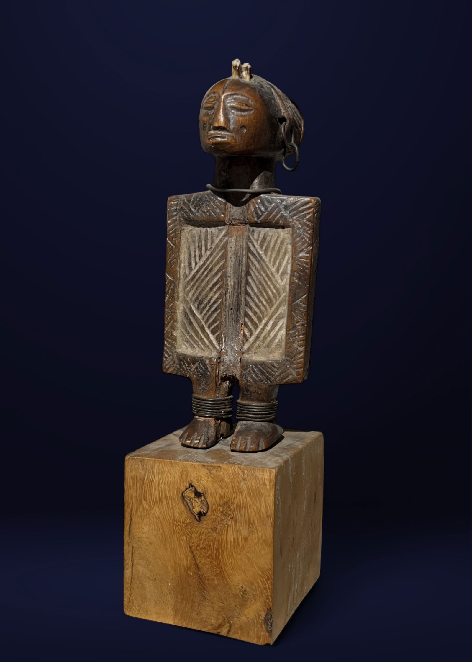 Exceptional African Figure Luba Hemba, Congo, late 19th century - early 20th century (1 of 12)