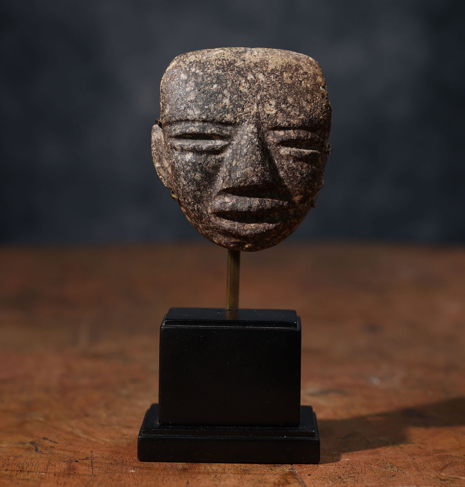 Mayan mask in porphyry, Pre-Columbian America - Mayan Empire (2000 BC - 900 AD) (1 of 5)