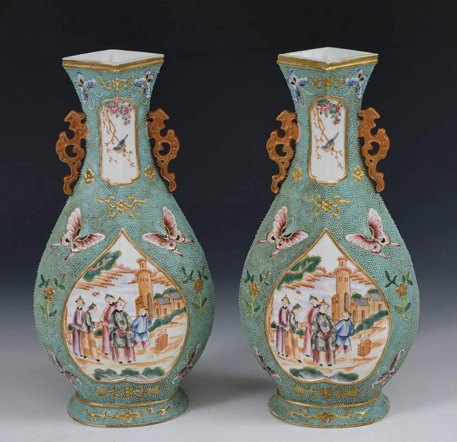 Pair of Chinese vases in glazed porcelain from the 18th century Qianlong period: Height: 34 cm