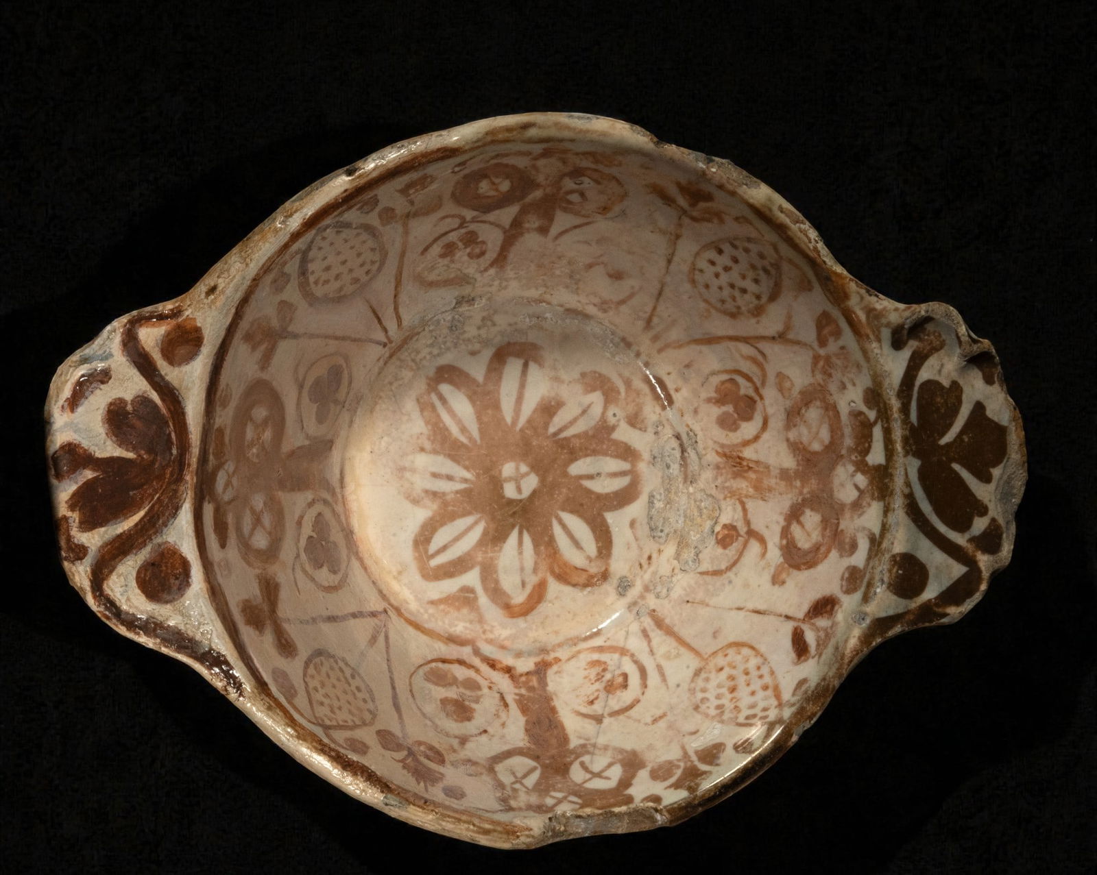 Ceramic bowl from Manises, 15th century (1 of 4)