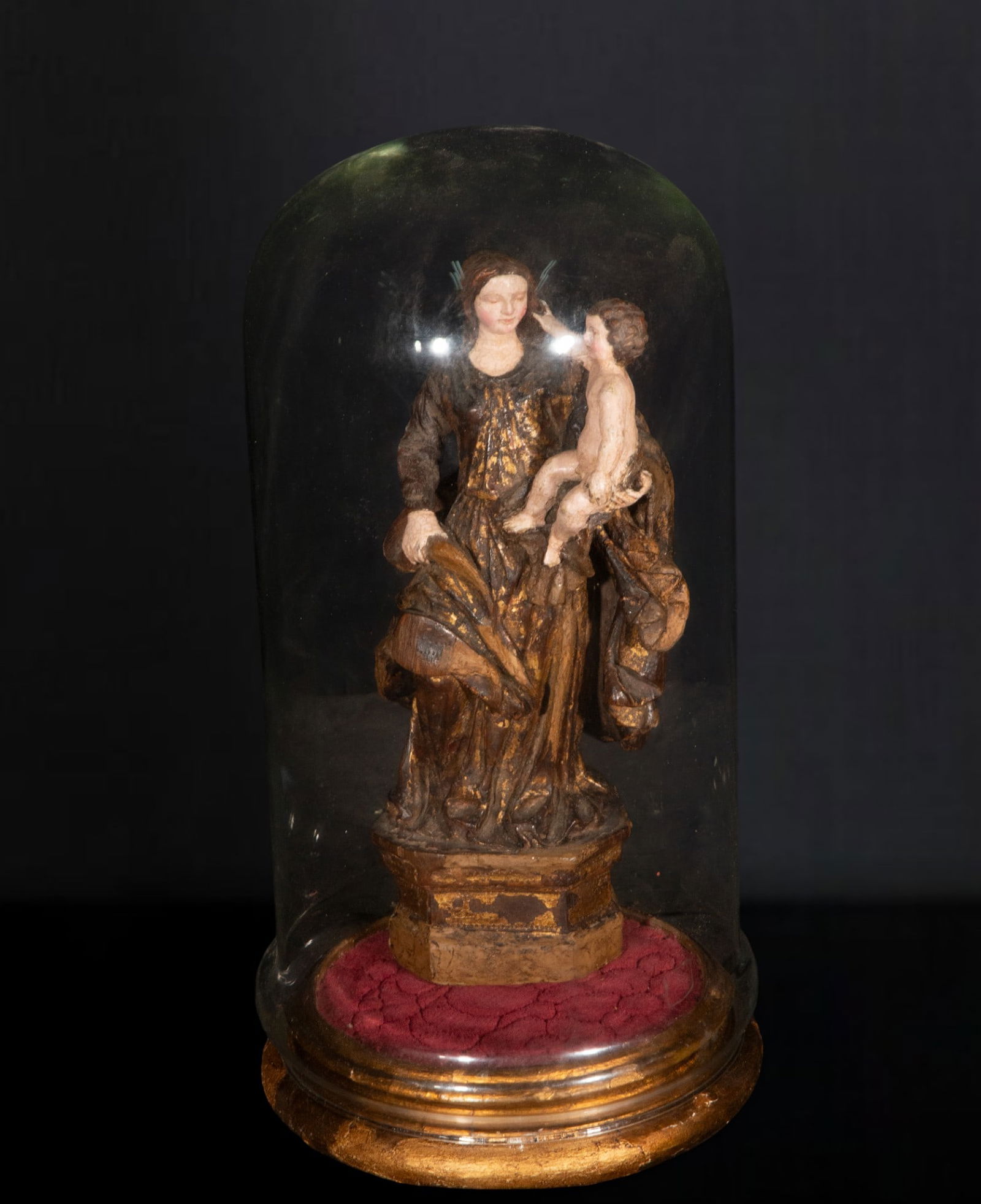 Virgin and Child in polychrome wood carving with lantern. Spanish School. 18th century. (1 of 6)
