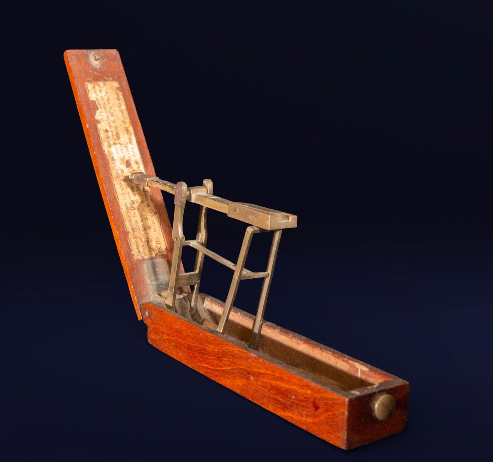 Scales in a case. English school. 19th century (1 of 4)