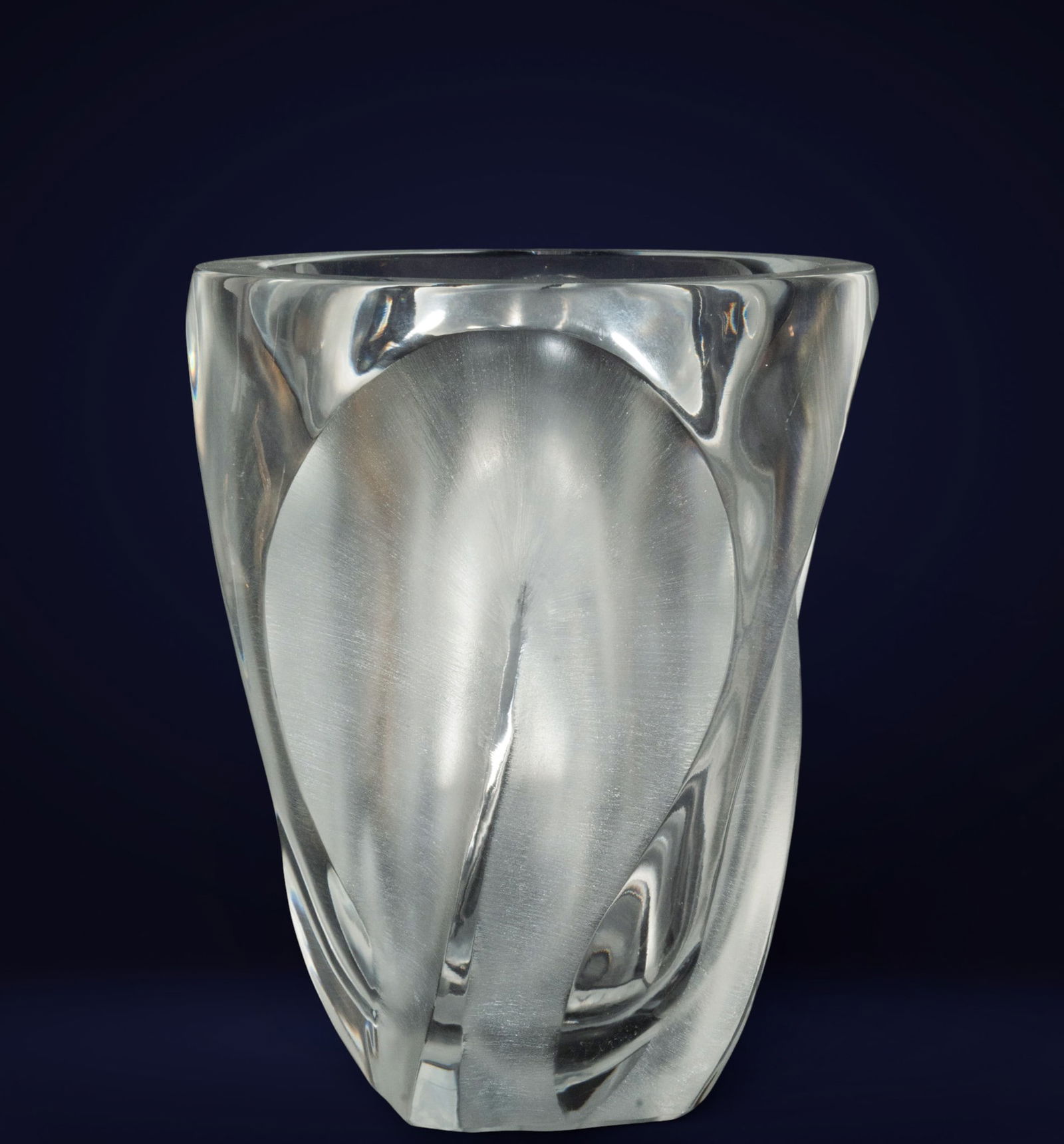 Exquisite Art Deco vase, signed, in Lalique crystal, Post-1945 (1 of 6)