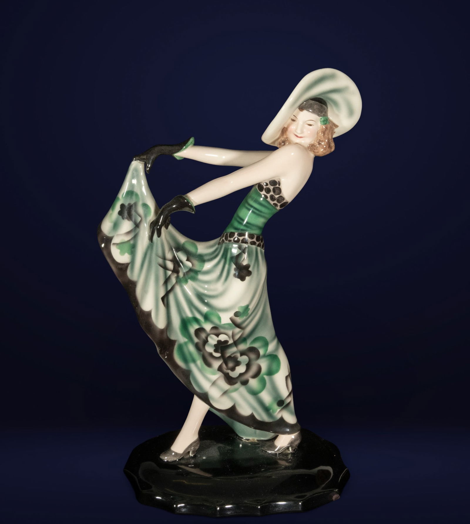 Art Deco Dancer Goldscheider Stephan Dakon, Wein Vienna - First half of the 20th century (1 of 8)
