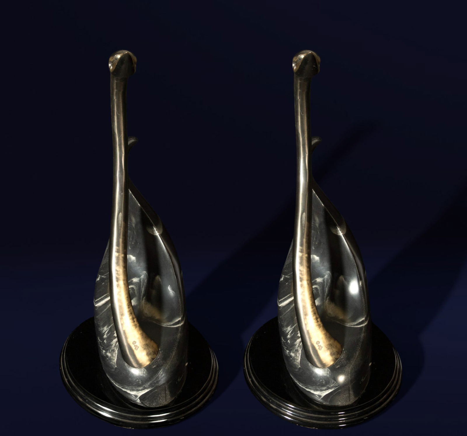 Elegant Pair of Swans in Bronze and Black Marble, 20th Century Italian Design (1 of 10)