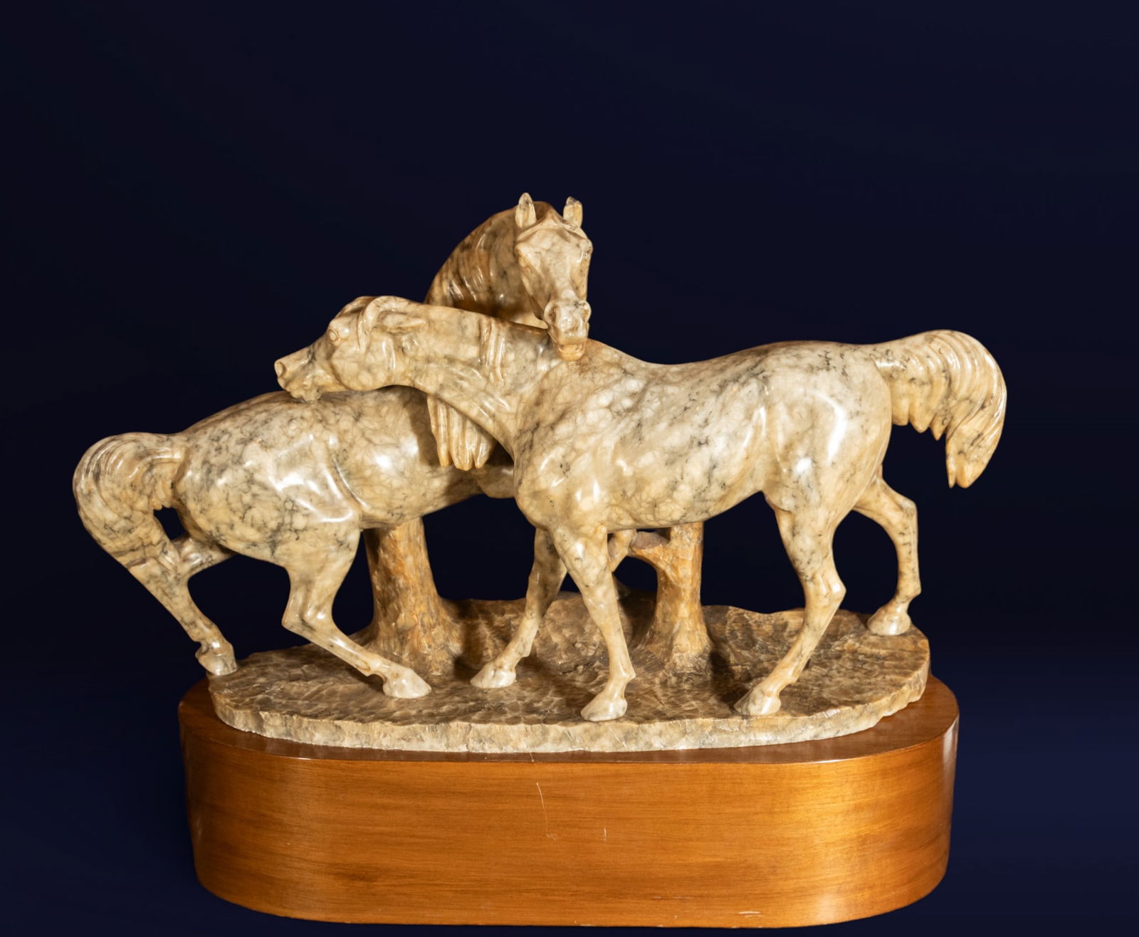 Large Pair of Marble Horses, Attributed to Jules Mene (1810-1879): Made of marble, dimensions: 75 x 50 cm