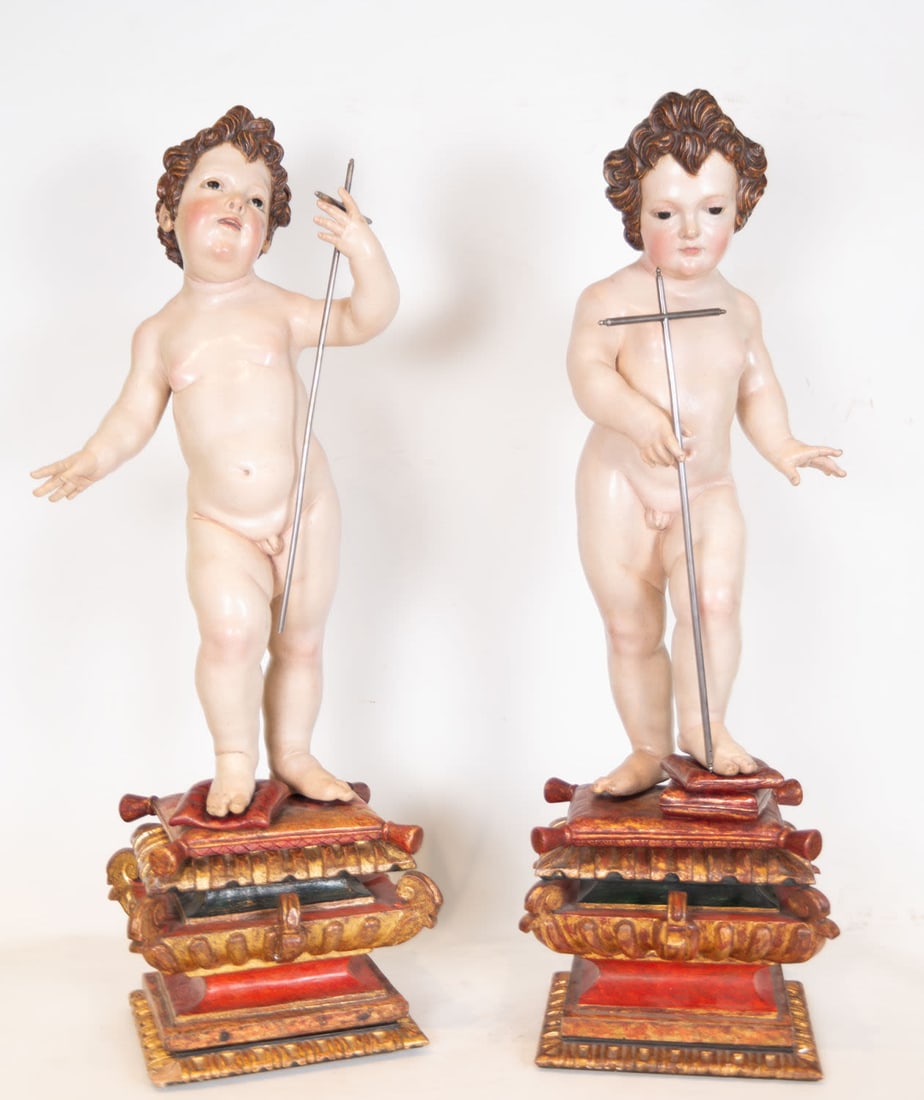 Exceptional pair of Child Jesus and Saint John in carving, attributed to Juan de Mesa (Cordoba, June: A pair of imposing polychrome wood carvings, each with a gilt and polychrome wood pedestal. A certificate is included. Children's dimensions: 90 x 29 x 21 cm and 89 x 29 x 21 cm, respectively. Pedesta
