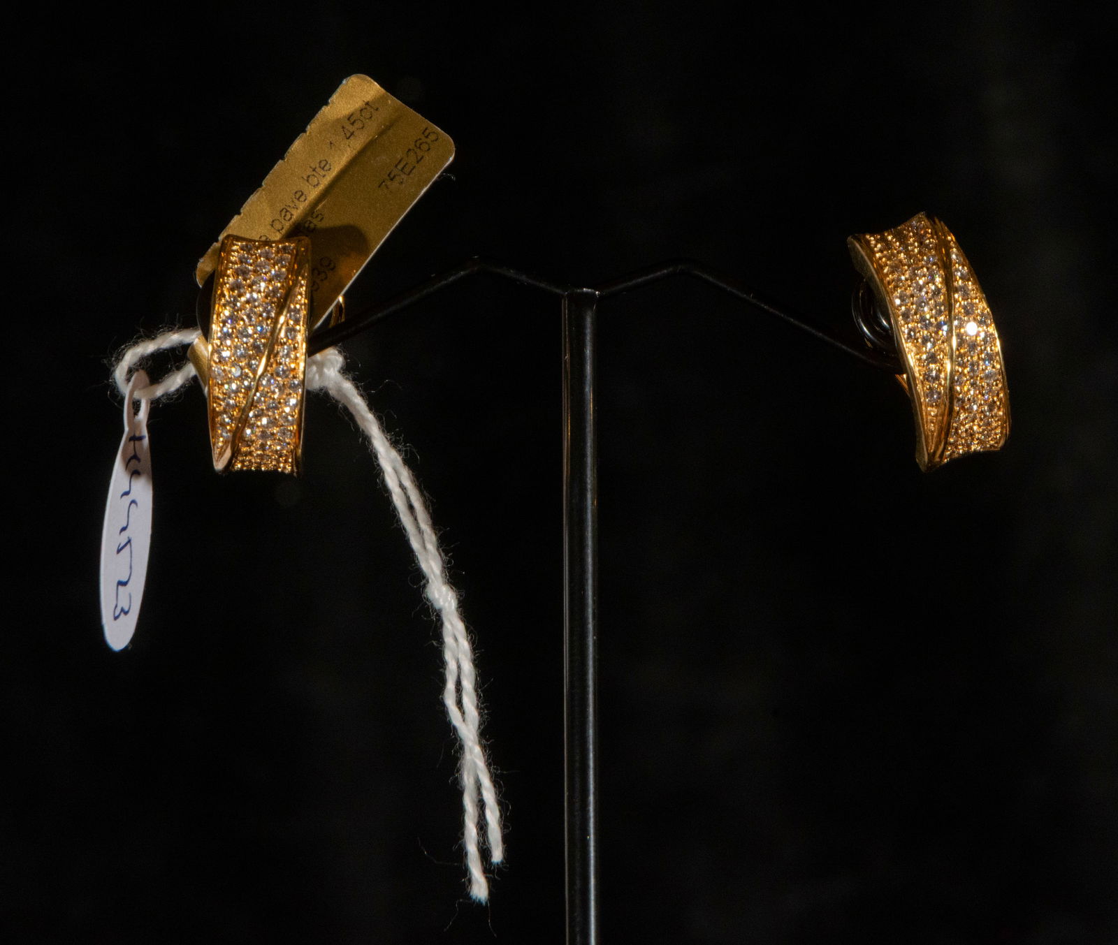 18k yellow gold earrings with pavé diamonds (1 of 4)