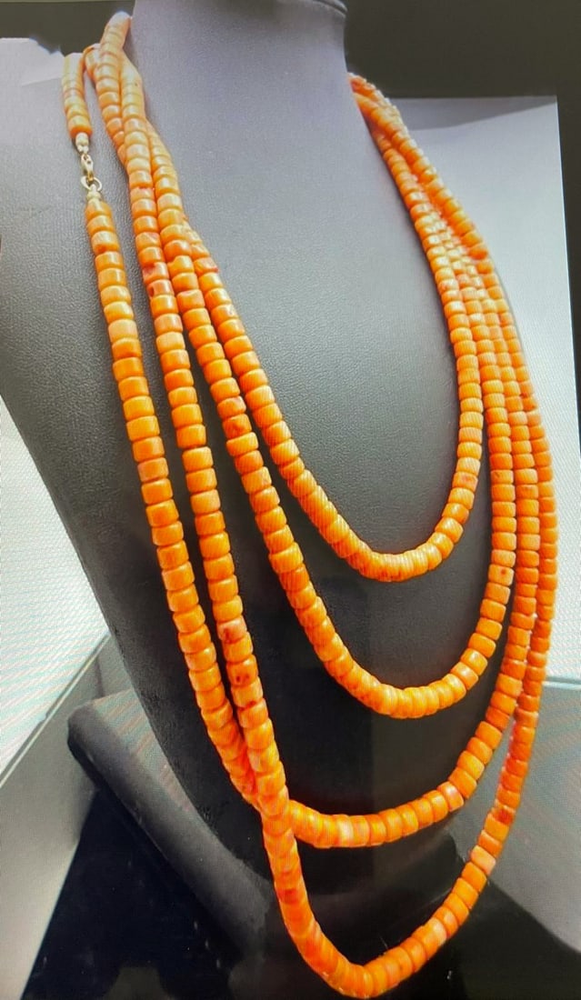 Four-strand red coral necklace with 18k gold clasp, 2 meters 32 cm (1 of 3)