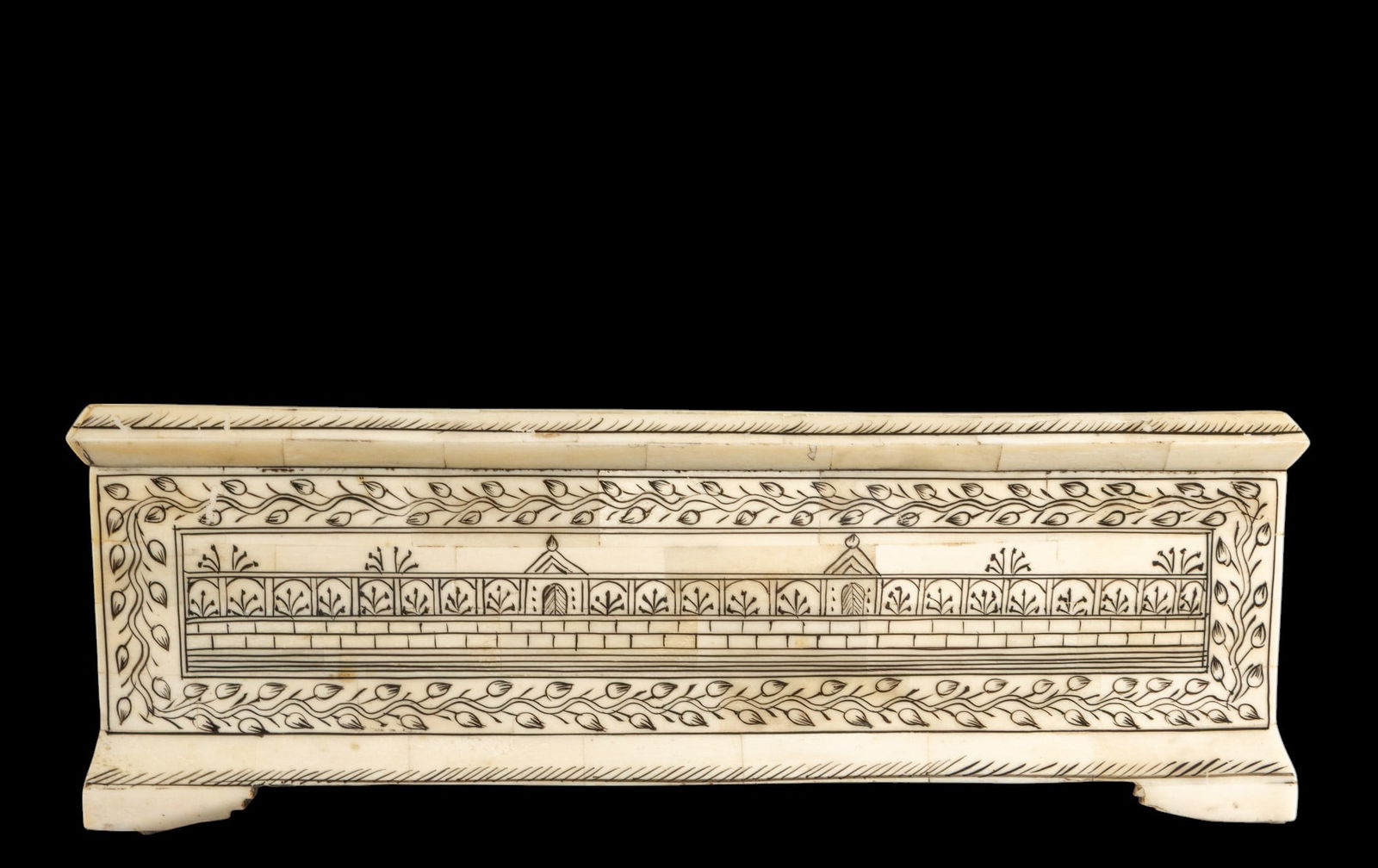 Possibly oriental box. 19th century. (1 of 5)