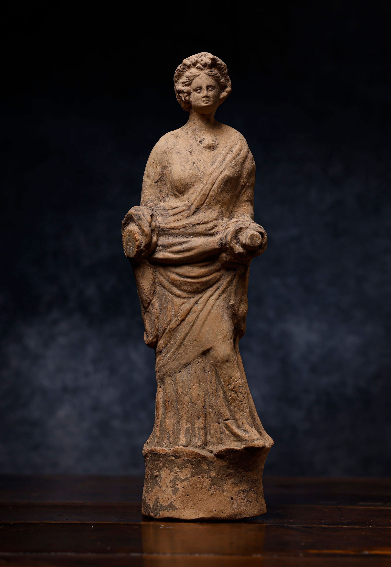 Female Greek Terracotta Goddess Ceres - Magna Graecia 3rd century BC, in terracotta (1 of 5)