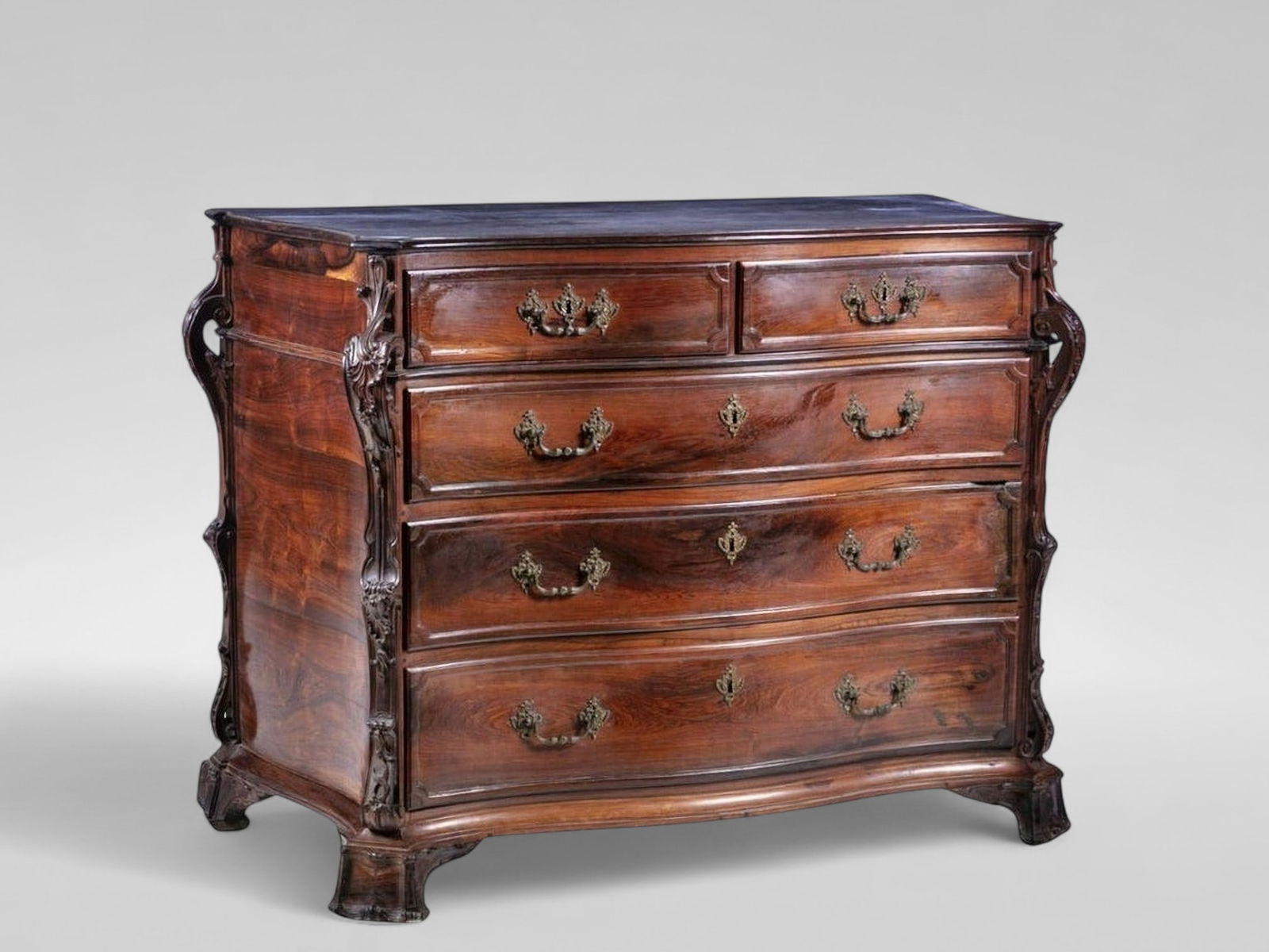 Portuguese chest of drawers in rosewood wood, Portuguese School, 18th Century (1 of 8)