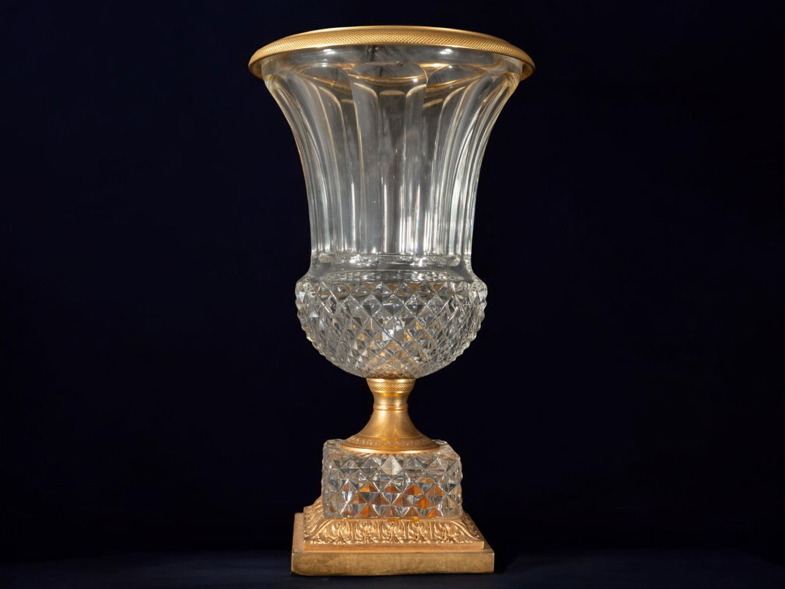 Baccarat cup and bronze centerpiece. 19th century (1 of 6)