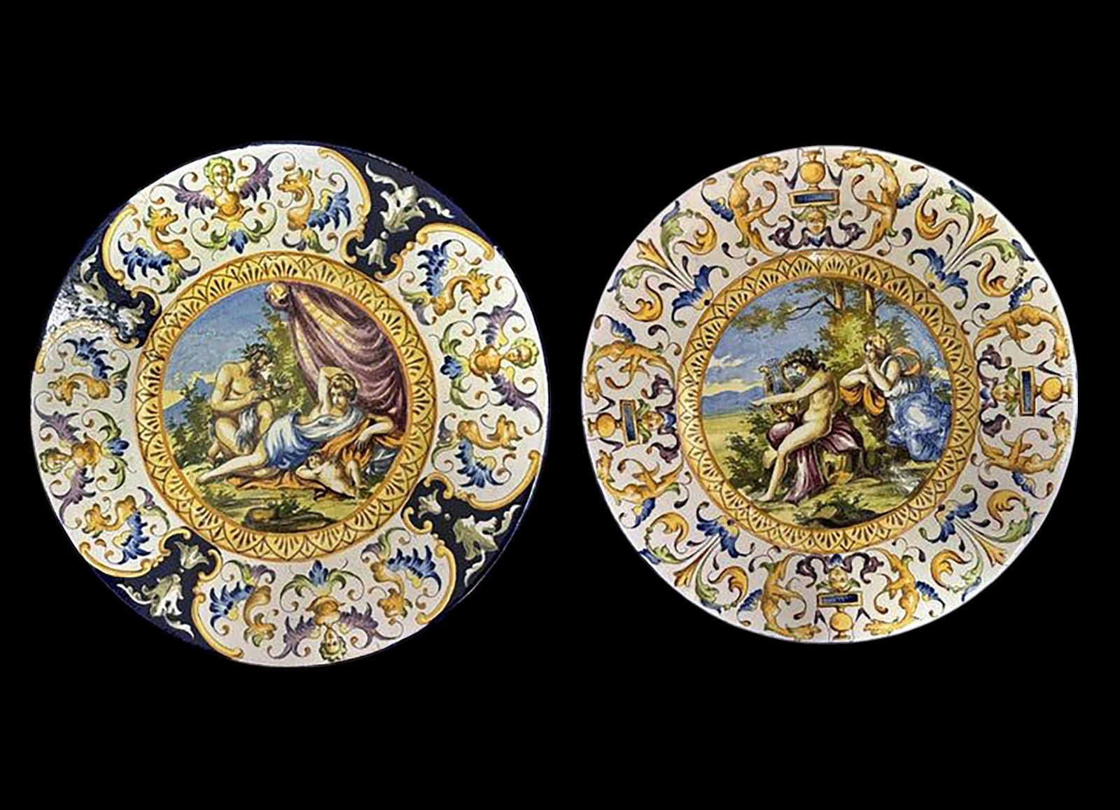 Pair of large plates by Gaetano Battaglia, 19th century (1 of 5)