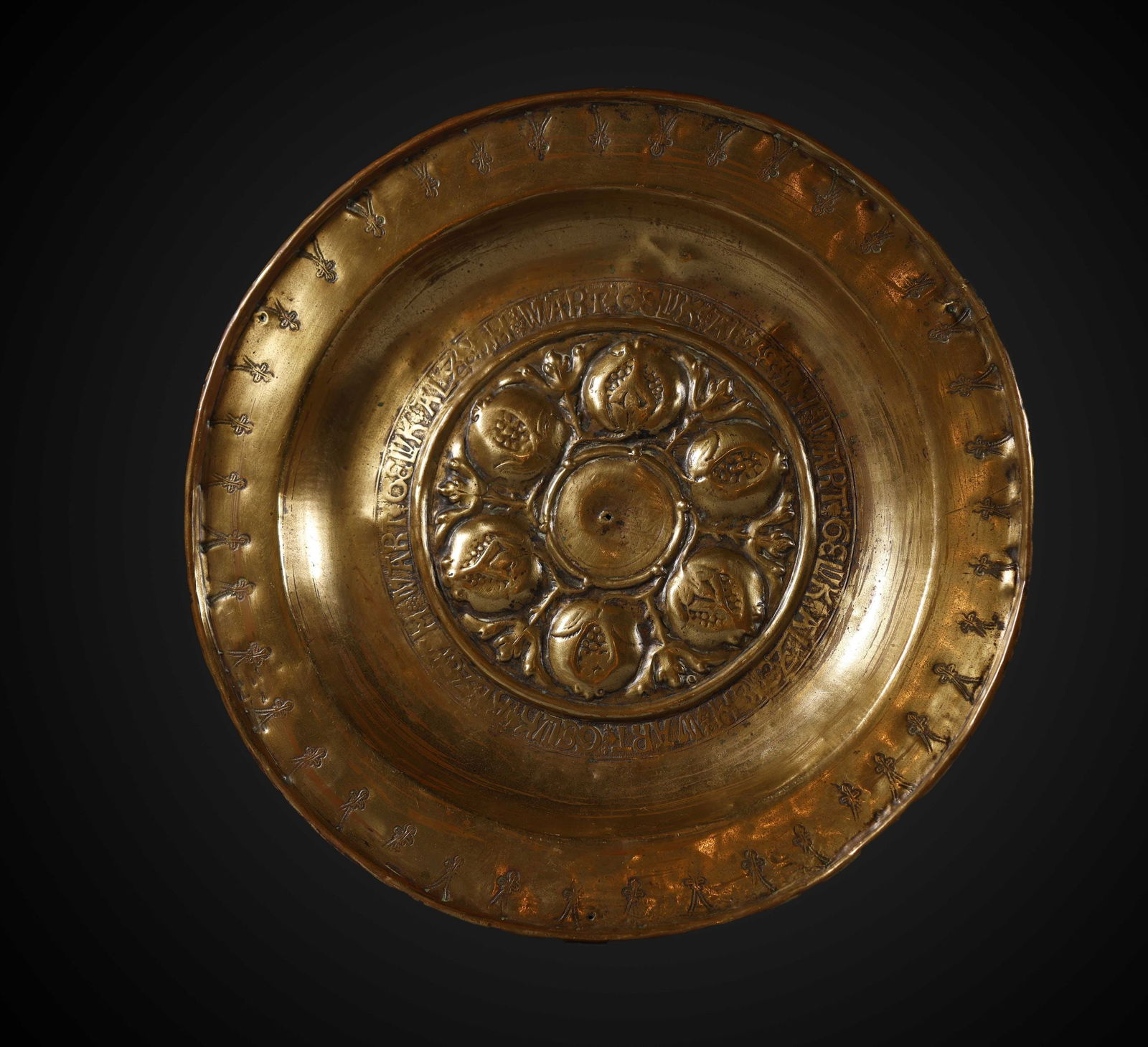 Large Alms Plate from Nuremberg, Germany, 16th/17th century (1 of 4)