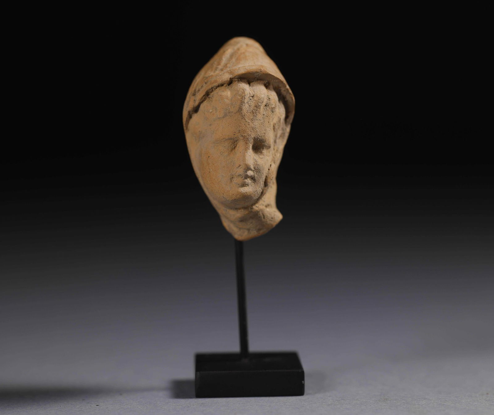 Female head, Magna Graecia, 3rd century BC, terracotta (1 of 5)