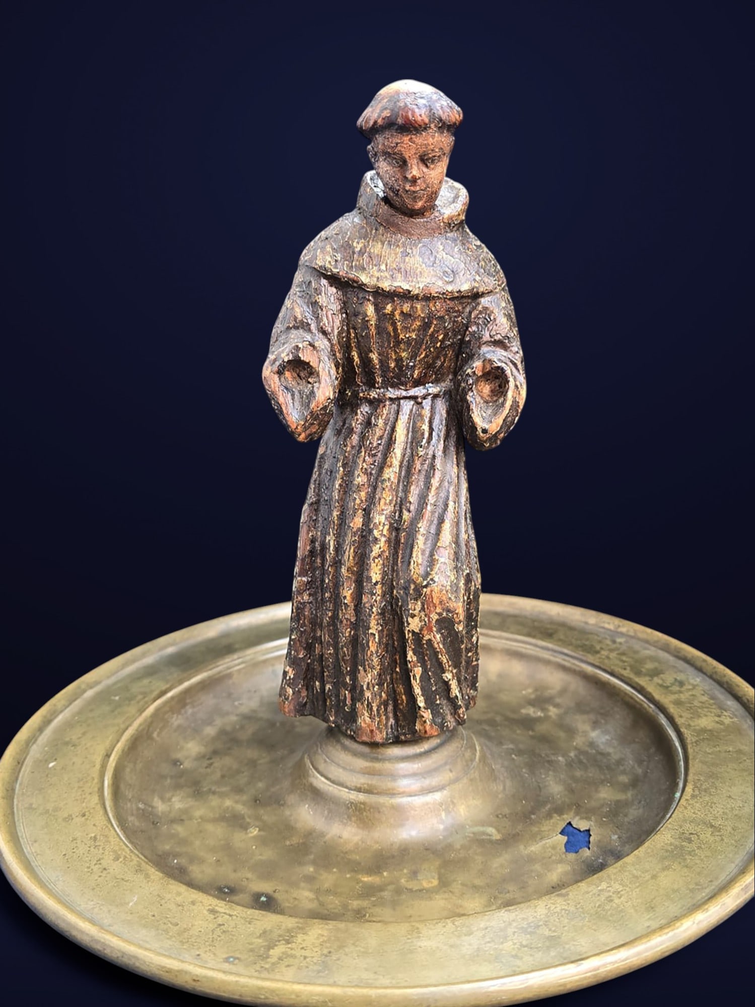 16th-century alms dish with Saint Anthony in bronze and wood, Italy: 30 x 27 cm