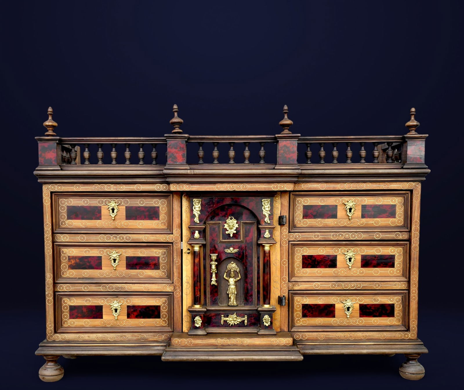Important Spanish-Neapolitan Cabinet in tortoiseshell, bronze and fruit marquetry from the 17th (1 of 2)