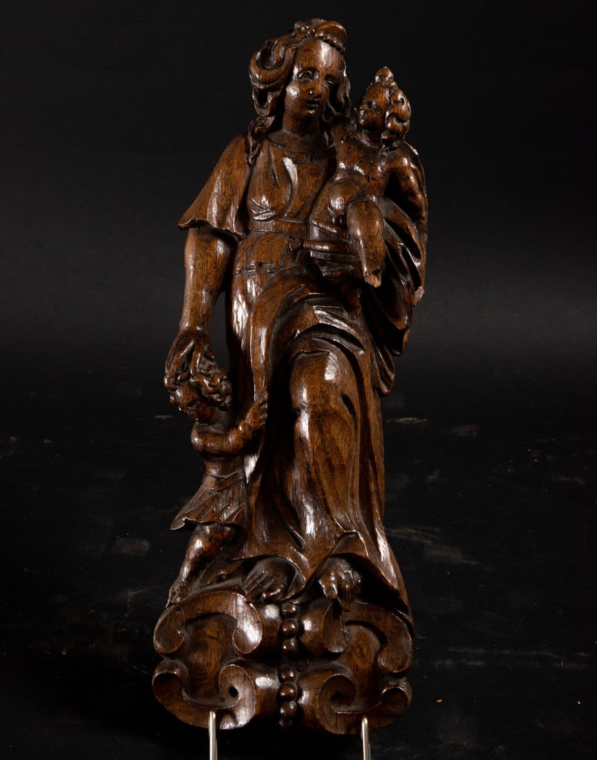Important German Baroque Madonna and Child in Oak wood, Cologne, 16th - 17th centuries: Measurements: 34 x 12 x 4 cm