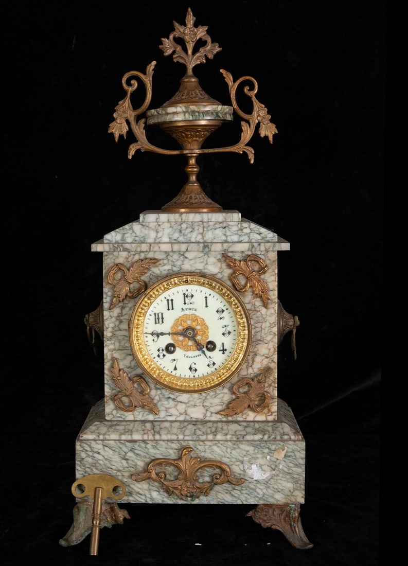 Elegant table clock in veined alabaster and bronze, 1910s, early 20th century (1 of 20)