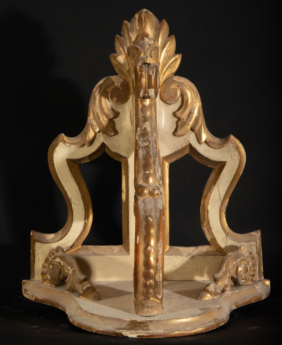 Wall bracket in lacquered and partially gilded wood, 19th century (1 of 4)
