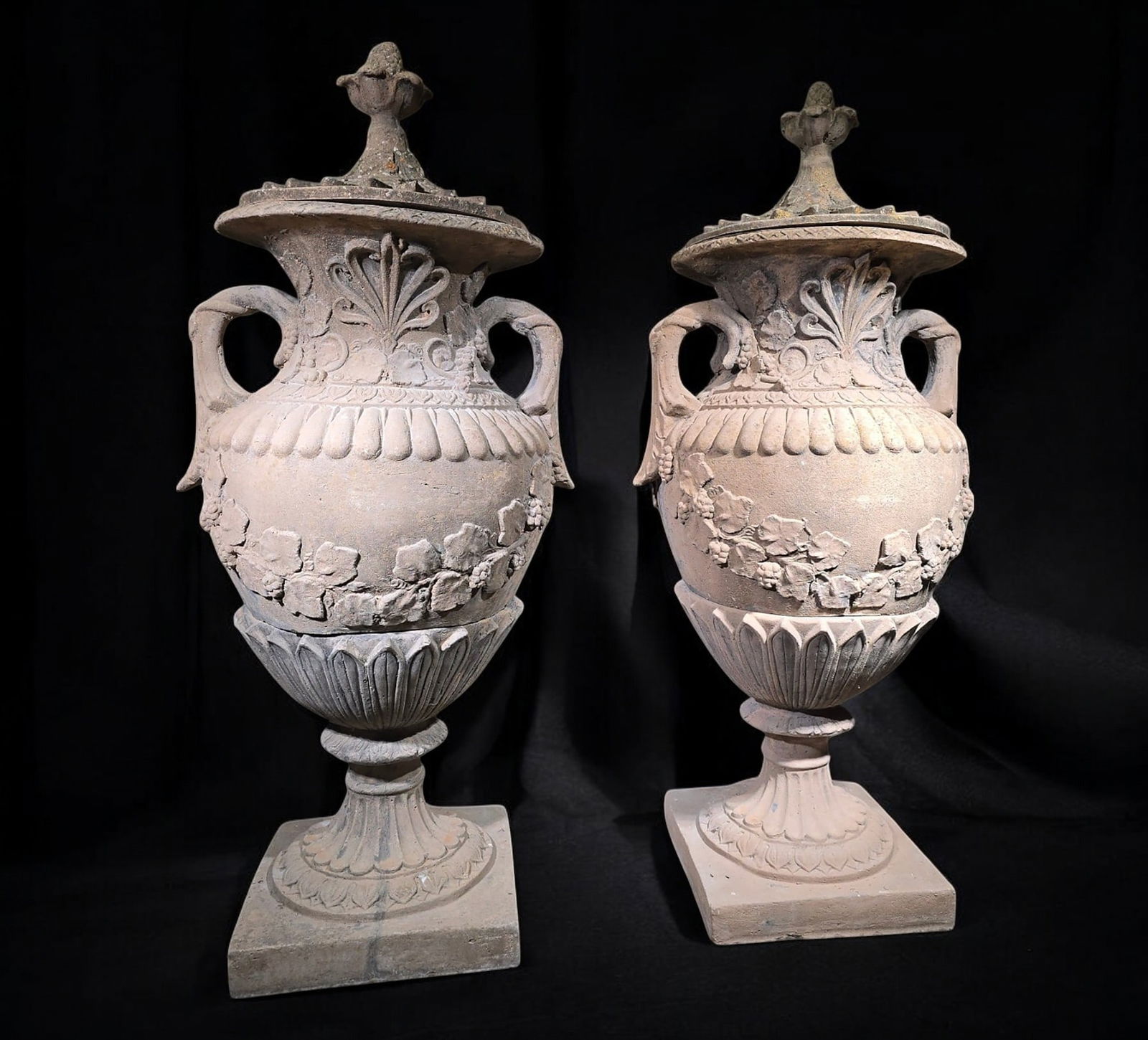 Large pair of large English jugs, United Kingdom, 20th century (1 of 6)