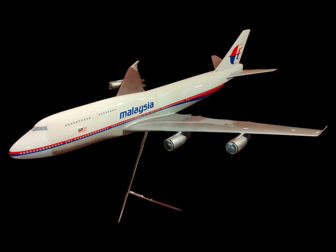 Large Model Air Malaysia Plane, 1970s (1 of 8)